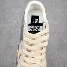 Golden Goose Super-Star GGDB 小脏鞋休闲时尚板鞋 设计有一种不修边幅的酷感 Golden Goose Super-Star GGDB 小脏鞋休闲时尚板鞋 设计有一种不修边幅的酷感
