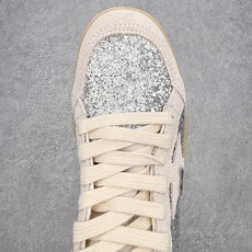 Golden Goose Super-Star GGDB 小脏鞋休闲时尚板鞋 设计有一种不修边幅的酷感 Golden Goose Super-Star GGDB 小脏鞋休闲时尚板鞋 设计有一种不修边幅的酷感