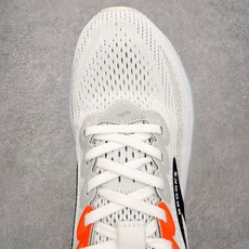 Brooks布鲁克斯 Ghost 幽灵17代马拉松舒适百搭防滑耐磨低帮跑步鞋 Brooks 四大跑鞋之一 Brooks布鲁克斯 Ghost 幽灵17代马拉松舒适百搭防滑耐磨低帮跑步鞋 Brooks 四大跑鞋之一