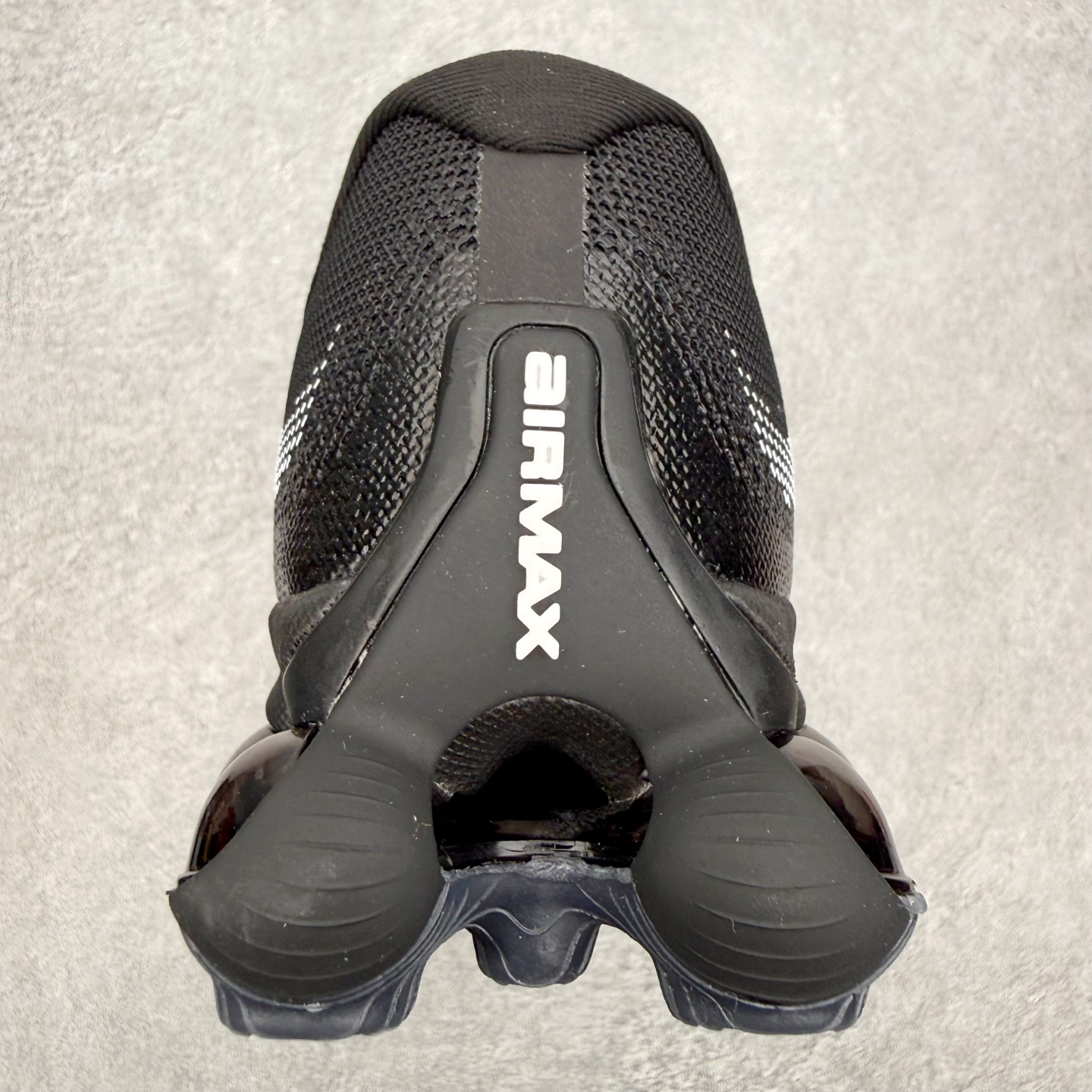 NK AIR LIQUID MAX 2026S 毒箭蛙新款气垫跑步鞋 Liquid Max 传承四十年 
