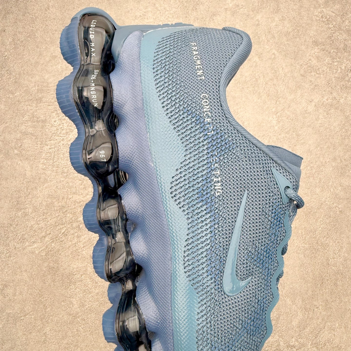 NK AIR LIQUID MAX 2026S 毒箭蛙新款气垫跑步鞋 Liquid Max 传承四十年 
