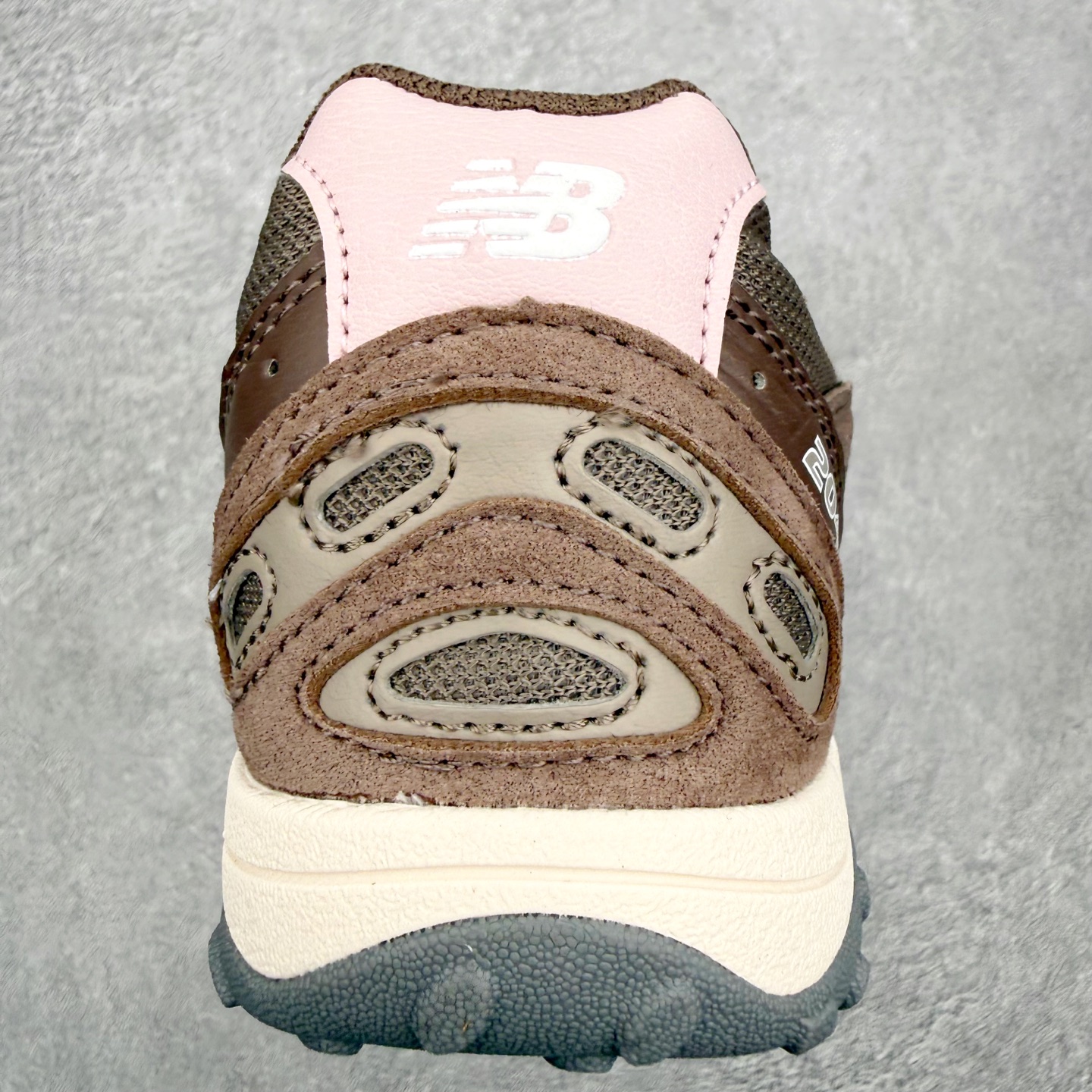 New Balance NB204L 舒适百搭耐磨轻便低帮 生活休闲鞋 男女同款 尺码：36 37 37