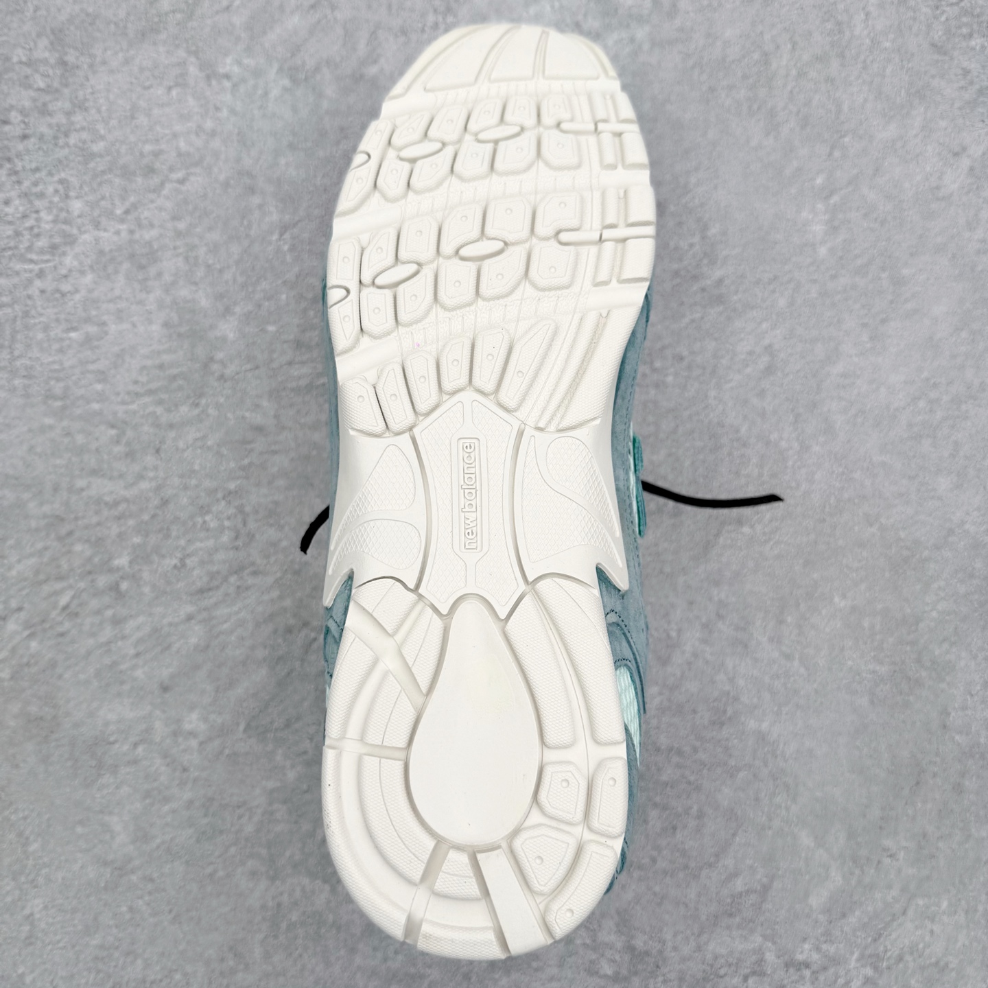 MiuMiu x New Balance NB530 SL 缪缪联名系列低帮经典复古休闲运动鞋 近几年运
