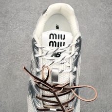 MiuMiu x New Balance NB530 SL 缪缪联名系列低帮经典复古休闲运动鞋 近几年运 MiuMiu x New Balance NB530 SL 缪缪联名系列低帮经典复古休闲运动鞋 近几年运