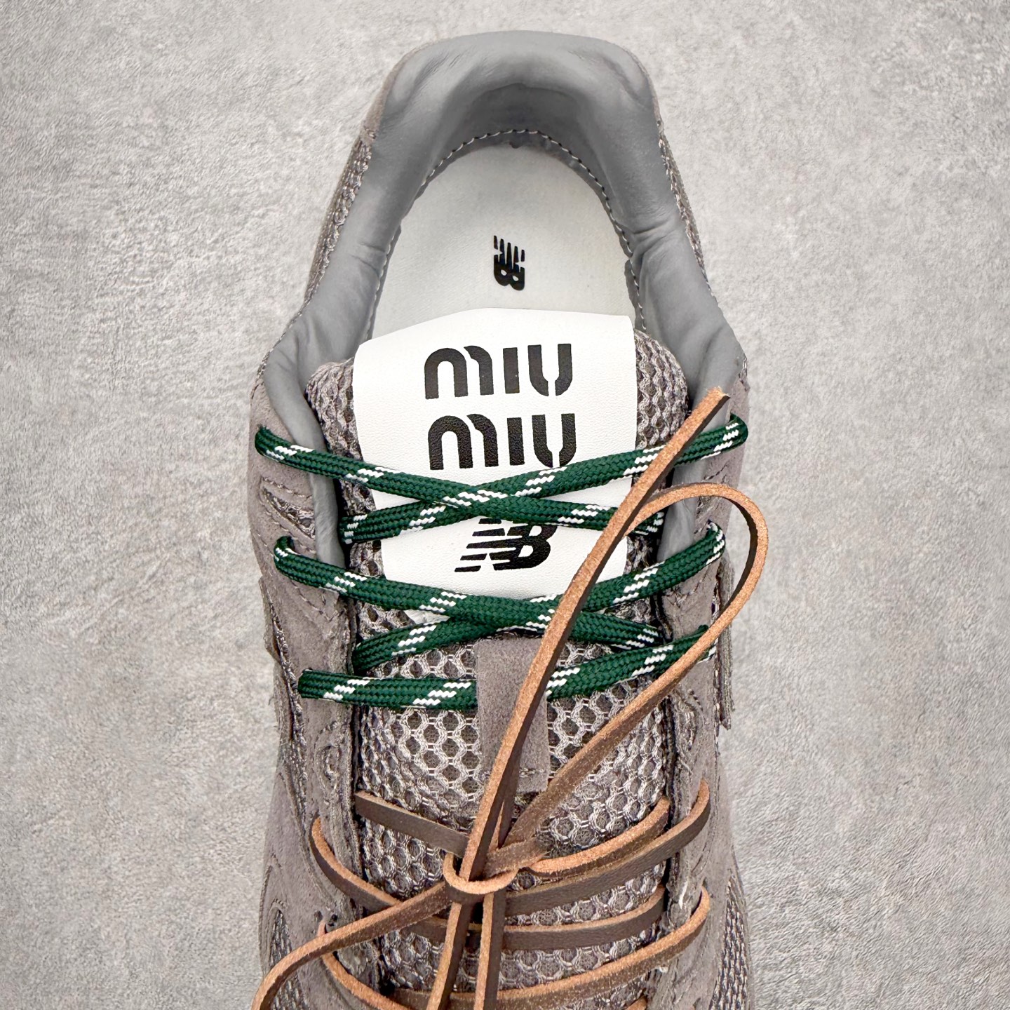 MiuMiu x New Balance NB530 SL 缪缪联名系列低帮经典复古休闲运动鞋 近几年运