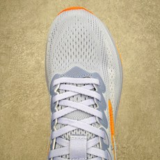Brooks布鲁克斯 Ghost 幽灵17代马拉松舒适百搭防滑耐磨低帮跑步鞋 Brooks 四大跑鞋之一 Brooks布鲁克斯 Ghost 幽灵17代马拉松舒适百搭防滑耐磨低帮跑步鞋 Brooks 四大跑鞋之一