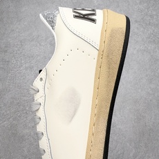 Golden Goose Super-Star GGDB 小脏鞋休闲时尚板鞋 设计有一种不修边幅的酷感 Golden Goose Super-Star GGDB 小脏鞋休闲时尚板鞋 设计有一种不修边幅的酷感