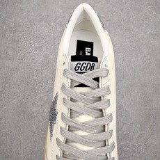 Golden Goose Super-Star GGDB 小脏鞋休闲时尚板鞋 设计有一种不修边幅的酷感 Golden Goose Super-Star GGDB 小脏鞋休闲时尚板鞋 设计有一种不修边幅的酷感