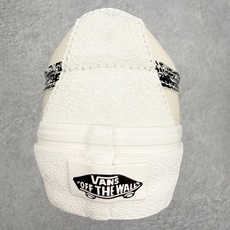 Vans Sk8-Low Reissue Sf 白蛇范斯复古休闲硫化帆布鞋鞋款以SK8-Low鞋身为蓝本 Vans Sk8-Low Reissue Sf 白蛇范斯复古休闲硫化帆布鞋鞋款以SK8-Low鞋身为蓝本