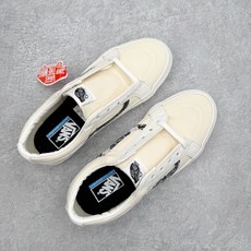 Vans Sk8-Low Reissue Sf 白蛇范斯复古休闲硫化帆布鞋鞋款以SK8-Low鞋身为蓝本 Vans Sk8-Low Reissue Sf 白蛇范斯复古休闲硫化帆布鞋鞋款以SK8-Low鞋身为蓝本