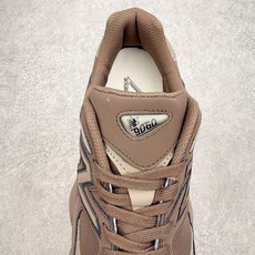 New Balance NB9060 复古运动鞋 新百伦又带来了新鞋型 并且是与芝加哥街头品牌 Joe New Balance NB9060 复古运动鞋 新百伦又带来了新鞋型 并且是与芝加哥街头品牌 Joe