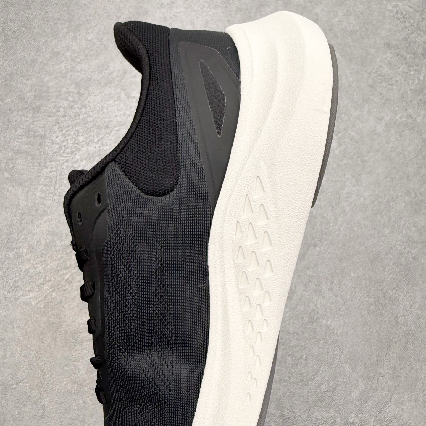 迪桑特DESCENTE Run Step Z-FOAM缓震 轻盈舒适柔软透气 低帮 休闲城市通勤 跑步鞋