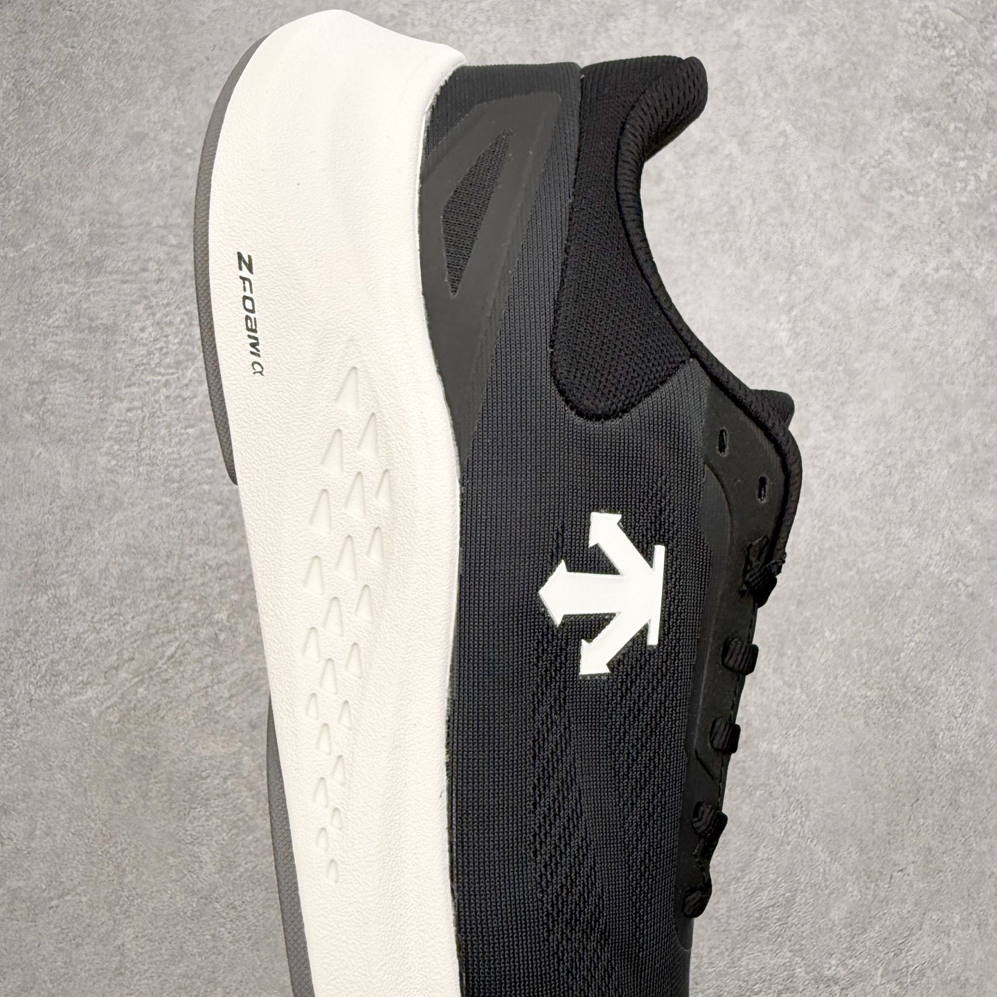 迪桑特DESCENTE Run Step Z-FOAM缓震 轻盈舒适柔软透气 低帮 休闲城市通勤 跑步鞋