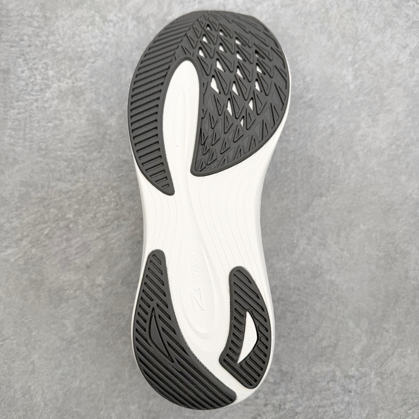 迪桑特DESCENTE Run Step Z-FOAM缓震 轻盈舒适柔软透气 低帮 休闲城市通勤 跑步鞋