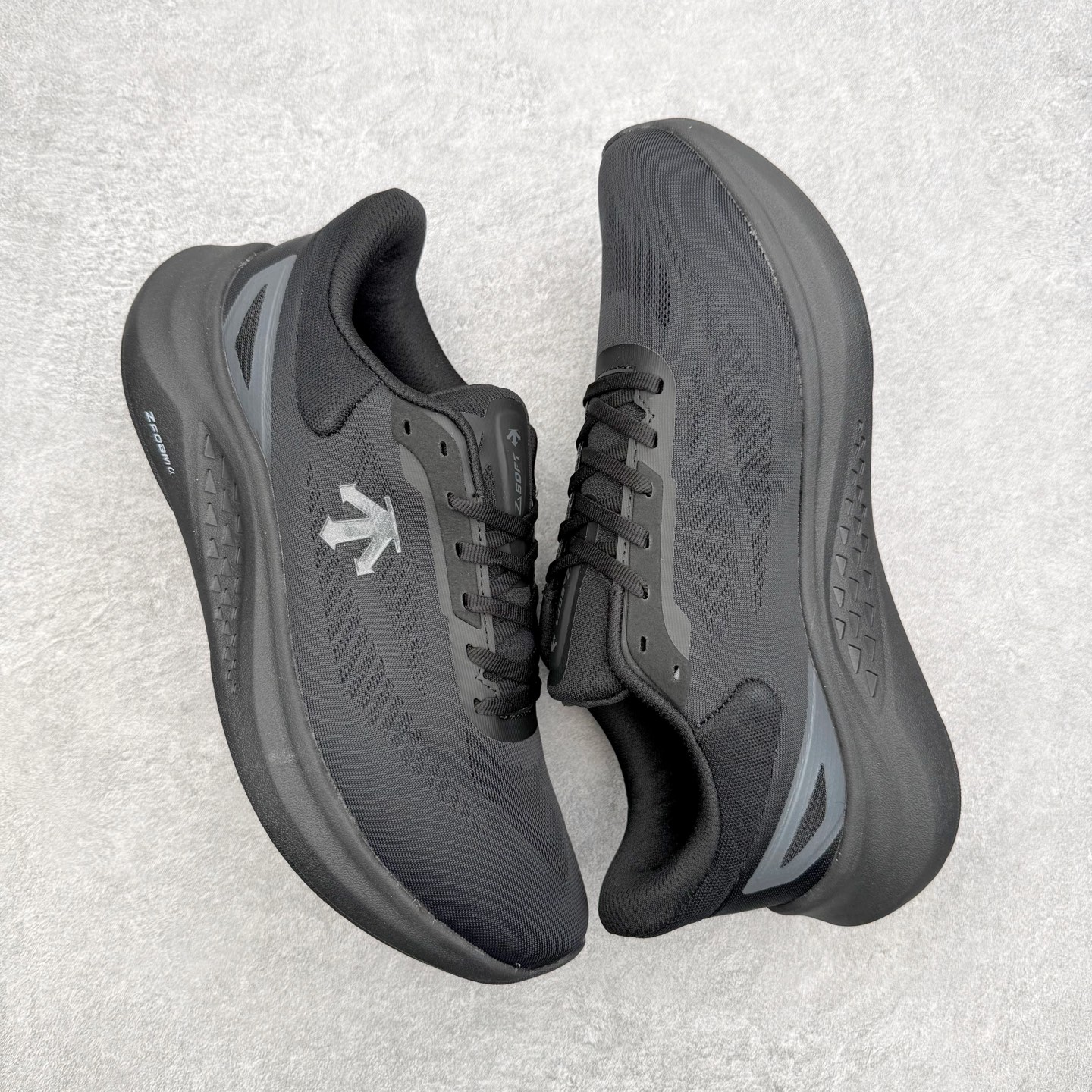 迪桑特DESCENTE Run Step Z-FOAM缓震 轻盈舒适柔软透气 低帮 休闲城市通勤 跑步鞋