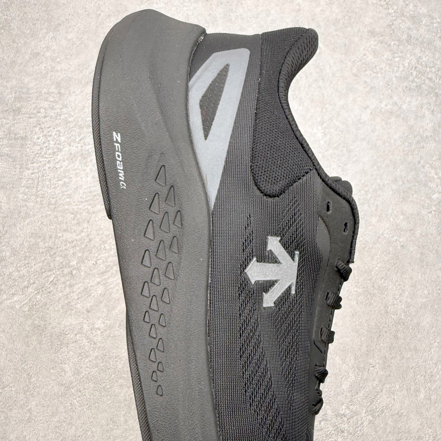 迪桑特DESCENTE Run Step Z-FOAM缓震 轻盈舒适柔软透气 低帮 休闲城市通勤 跑步鞋