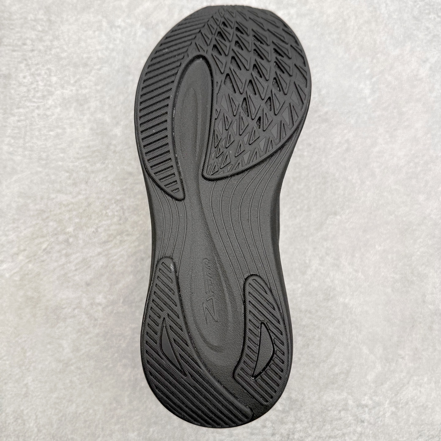 迪桑特DESCENTE Run Step Z-FOAM缓震 轻盈舒适柔软透气 低帮 休闲城市通勤 跑步鞋