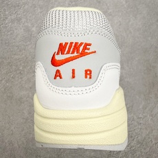NK Air Max 1 初代复古气垫慢跑鞋 由Tinker Hatfeld和Mark Parker在1 NK Air Max 1 初代复古气垫慢跑鞋 由Tinker Hatfeld和Mark Parker在1