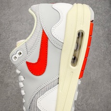 NK Air Max 1 初代复古气垫慢跑鞋 由Tinker Hatfeld和Mark Parker在1 NK Air Max 1 初代复古气垫慢跑鞋 由Tinker Hatfeld和Mark Parker在1