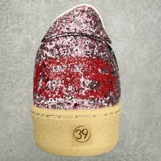 Golden Goose Super-Star GGDB 小脏鞋休闲时尚板鞋 设计有一种不修边幅的酷感 Golden Goose Super-Star GGDB 小脏鞋休闲时尚板鞋 设计有一种不修边幅的酷感