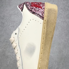 Golden Goose Super-Star GGDB 小脏鞋休闲时尚板鞋 设计有一种不修边幅的酷感 Golden Goose Super-Star GGDB 小脏鞋休闲时尚板鞋 设计有一种不修边幅的酷感