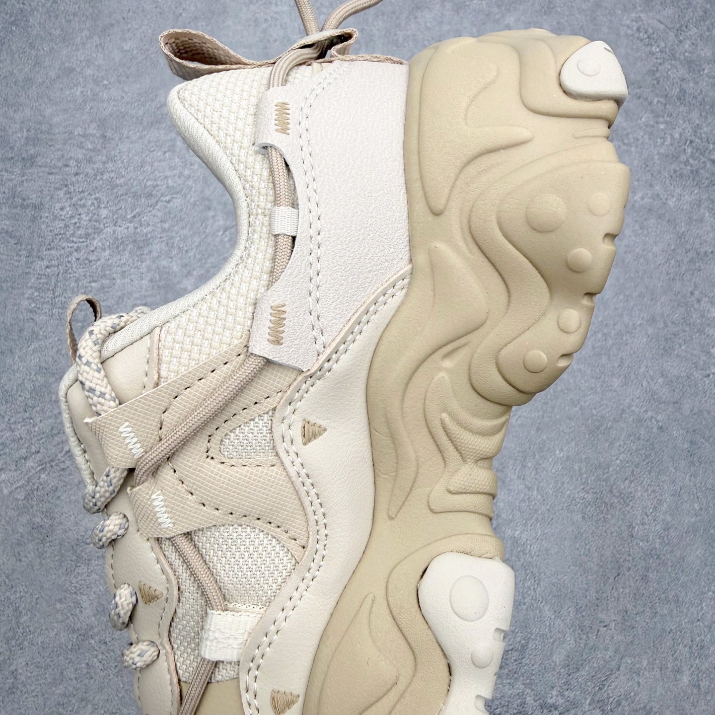 FILA FLUID 5 斐乐猫爪五代百搭低帮复古老爹风潮流休闲运动慢跑鞋 自老爹鞋开始流行于街头 FI