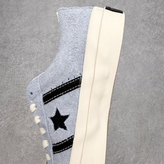 Converse One Star 蓝白匡威木村一星复古休闲滑板鞋采用优质翻毛皮鞋面 质感细腻耐穿标志性 Converse One Star 蓝白匡威木村一星复古休闲滑板鞋采用优质翻毛皮鞋面 质感细腻耐穿标志性