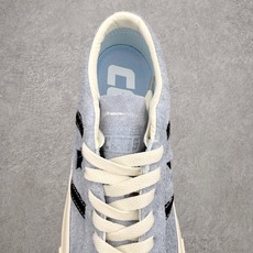 Converse One Star 蓝白匡威木村一星复古休闲滑板鞋采用优质翻毛皮鞋面 质感细腻耐穿标志性 Converse One Star 蓝白匡威木村一星复古休闲滑板鞋采用优质翻毛皮鞋面 质感细腻耐穿标志性