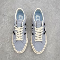 Converse One Star 蓝白匡威木村一星复古休闲滑板鞋采用优质翻毛皮鞋面 质感细腻耐穿标志性 Converse One Star 蓝白匡威木村一星复古休闲滑板鞋采用优质翻毛皮鞋面 质感细腻耐穿标志性