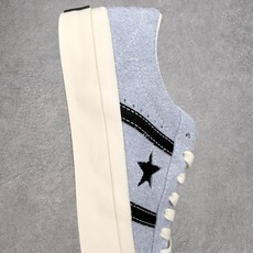Converse One Star 蓝白匡威木村一星复古休闲滑板鞋采用优质翻毛皮鞋面 质感细腻耐穿标志性 Converse One Star 蓝白匡威木村一星复古休闲滑板鞋采用优质翻毛皮鞋面 质感细腻耐穿标志性