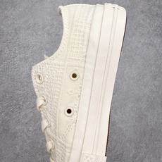 Converse Chuck 1970s SEASONAL匡威立体碎花肌理 奶油米白休闲鞋采用经典70s Converse Chuck 1970s SEASONAL匡威立体碎花肌理 奶油米白休闲鞋采用经典70s
