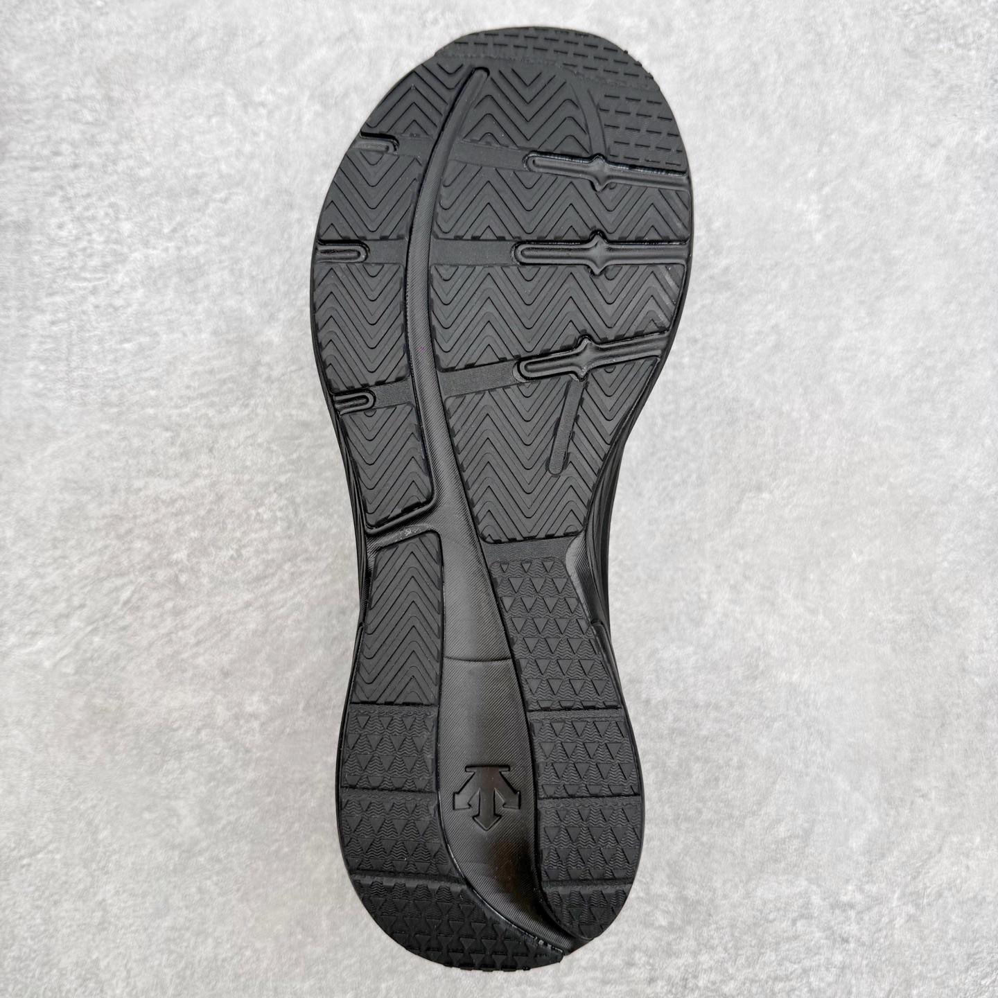 ＃HP 迪桑特DESCENTE RUNNING系列 Z-FOAM缓震透气轻便 跑步鞋 男款 DESCEN