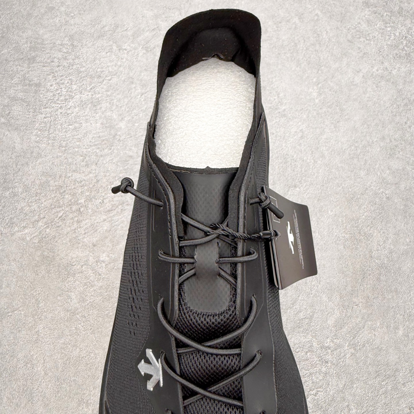 ＃HP 迪桑特DESCENTE RUNNING系列 Z-FOAM缓震透气轻便 跑步鞋 男款 DESCEN