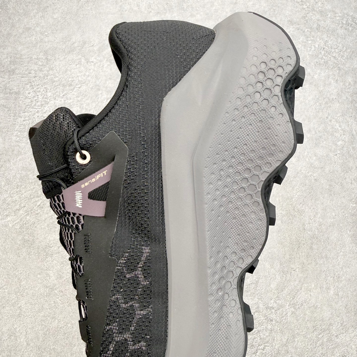 SALOMON萨洛蒙 ULTRA GLIDE 4 减震轻便透气舒适全地形 越野跑鞋 SALOMON诞生于
