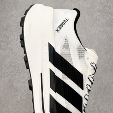 AD Terrex Agravic speed ultra 2 舒适耐用跑步鞋 运动休闲跑鞋 采用较薄的 AD Terrex Agravic speed ultra 2 舒适耐用跑步鞋 运动休闲跑鞋 采用较薄的