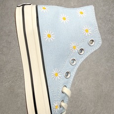 Converse Chuck 70s 雏菊刺绣🌼匡威复古刺绣小花休闲高帮帆布鞋采用经典1970s高帮鞋型 Converse Chuck 70s 雏菊刺绣🌼匡威复古刺绣小花休闲高帮帆布鞋采用经典1970s高帮鞋型