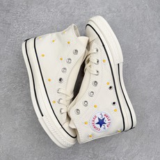 Converse Chuck 70s 雏菊刺绣🌼匡威复古刺绣小花休闲高帮帆布鞋采用经典1970s高帮鞋型 Converse Chuck 70s 雏菊刺绣🌼匡威复古刺绣小花休闲高帮帆布鞋采用经典1970s高帮鞋型