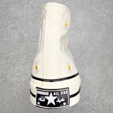 Converse Chuck 70s 雏菊刺绣🌼匡威复古刺绣小花休闲高帮帆布鞋采用经典1970s高帮鞋型 Converse Chuck 70s 雏菊刺绣🌼匡威复古刺绣小花休闲高帮帆布鞋采用经典1970s高帮鞋型