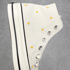 Converse Chuck 70s 雏菊刺绣🌼匡威复古刺绣小花休闲高帮帆布鞋采用经典1970s高帮鞋型 Converse Chuck 70s 雏菊刺绣🌼匡威复古刺绣小花休闲高帮帆布鞋采用经典1970s高帮鞋型