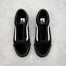 Vans Premium Old Skool高端支线 新款复古百搭麂皮休闲板鞋鞋面采用全麂皮材质打造 质 Vans Premium Old Skool高端支线 新款复古百搭麂皮休闲板鞋鞋面采用全麂皮材质打造 质