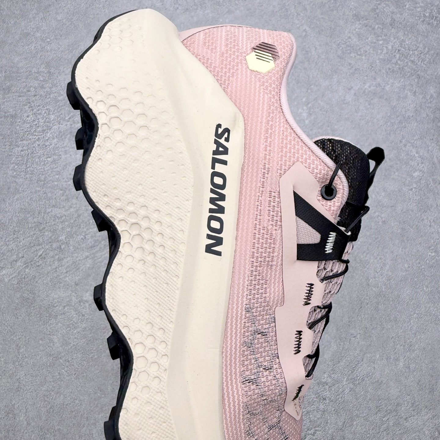 SALOMON萨洛蒙 ULTRA GLIDE 4 减震轻便透气舒适全地形 越野跑鞋 SALOMON诞生于