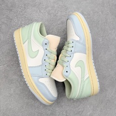 Air Jordan AJ1 Low 低帮 浅蓝黄 DC0774-108 终端优势供应 市面中低帮最具代 Air Jordan AJ1 Low 低帮 浅蓝黄 DC0774-108 终端优势供应 市面中低帮最具代