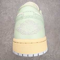 Air Jordan AJ1 Low 低帮 浅蓝黄 DC0774-108 终端优势供应 市面中低帮最具代 Air Jordan AJ1 Low 低帮 浅蓝黄 DC0774-108 终端优势供应 市面中低帮最具代