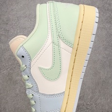 Air Jordan AJ1 Low 低帮 浅蓝黄 DC0774-108 终端优势供应 市面中低帮最具代 Air Jordan AJ1 Low 低帮 浅蓝黄 DC0774-108 终端优势供应 市面中低帮最具代