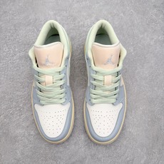 Air Jordan AJ1 Low 低帮 浅蓝黄 DC0774-108 终端优势供应 市面中低帮最具代 Air Jordan AJ1 Low 低帮 浅蓝黄 DC0774-108 终端优势供应 市面中低帮最具代