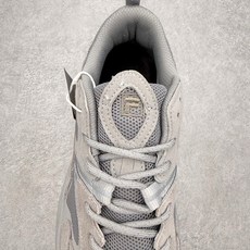 FILA斐乐 Mars 2 火星2.0 舒适百搭 低帮 生活休闲鞋 女款 FUSION 系列传承了 FI FILA斐乐 Mars 2 火星2.0 舒适百搭 低帮 生活休闲鞋 女款 FUSION 系列传承了 FI