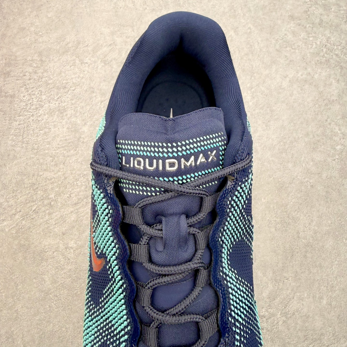 NK AIR LIQUID MAX 2026S 毒箭蛙新款气垫跑步鞋 Liquid Max 传承四十年 