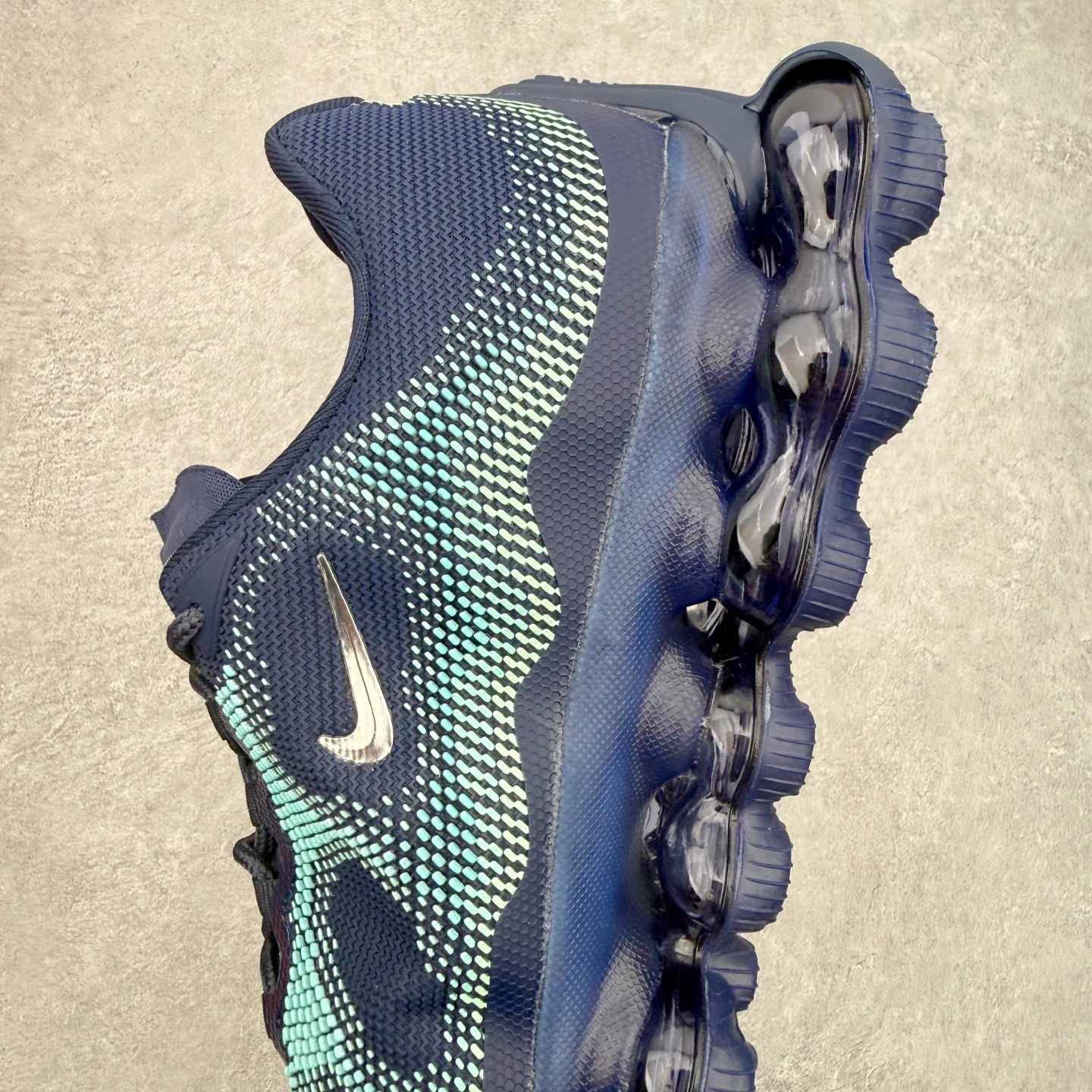 NK AIR LIQUID MAX 2026S 毒箭蛙新款气垫跑步鞋 Liquid Max 传承四十年 