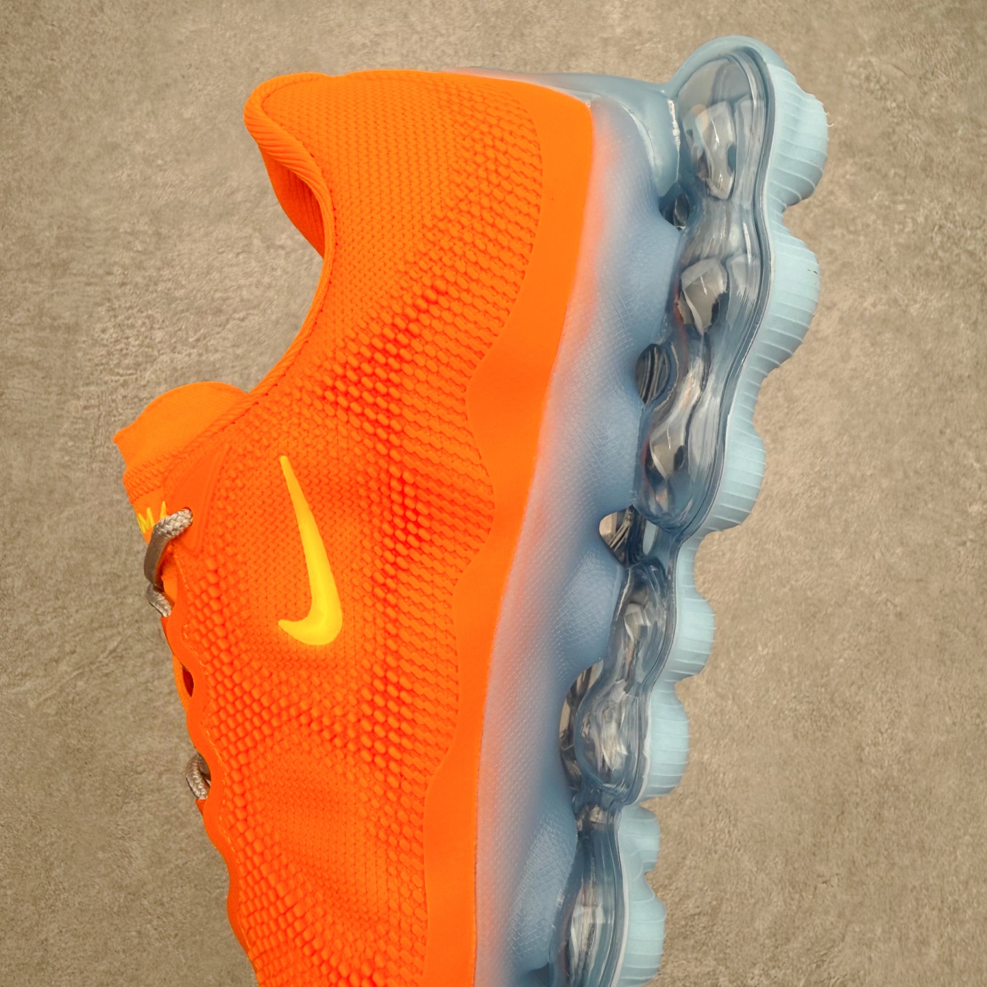 NK AIR LIQUID MAX 2026S 毒箭蛙新款气垫跑步鞋 Liquid Max 传承四十年 