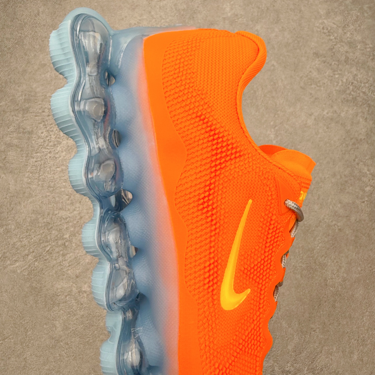 NK AIR LIQUID MAX 2026S 毒箭蛙新款气垫跑步鞋 Liquid Max 传承四十年 